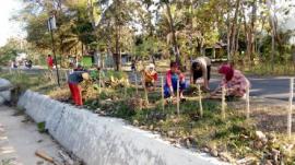 Gerakan Minggu Sehat, Masyarakat Karangmojo SerentAk Lakukan Bersih Kampung