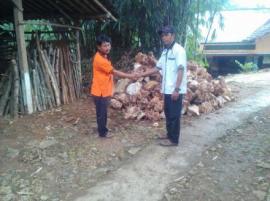 Bantuan Untuk Tanah Longsor Gentungan Diserah Terimakan