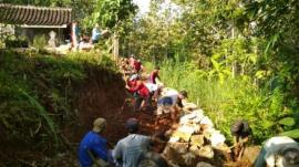 Buka Jalan Baru, Warga Gentungan Kerja Bakti