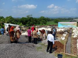 PEMBANGUNAN GEDUNG LUMBUNG PANGAN KALURAHAN KARANGMOJO