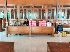 KEGIATAN PEMBAGIAN PMT DI PENDOPO KALURAHAN KARANGMOJO